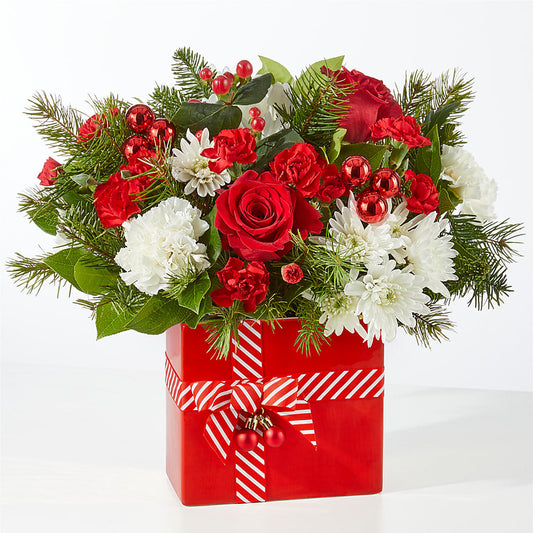 Presents Under the Tree Bouquet – PAULINE'S BLOOMERS, Brunswick ME