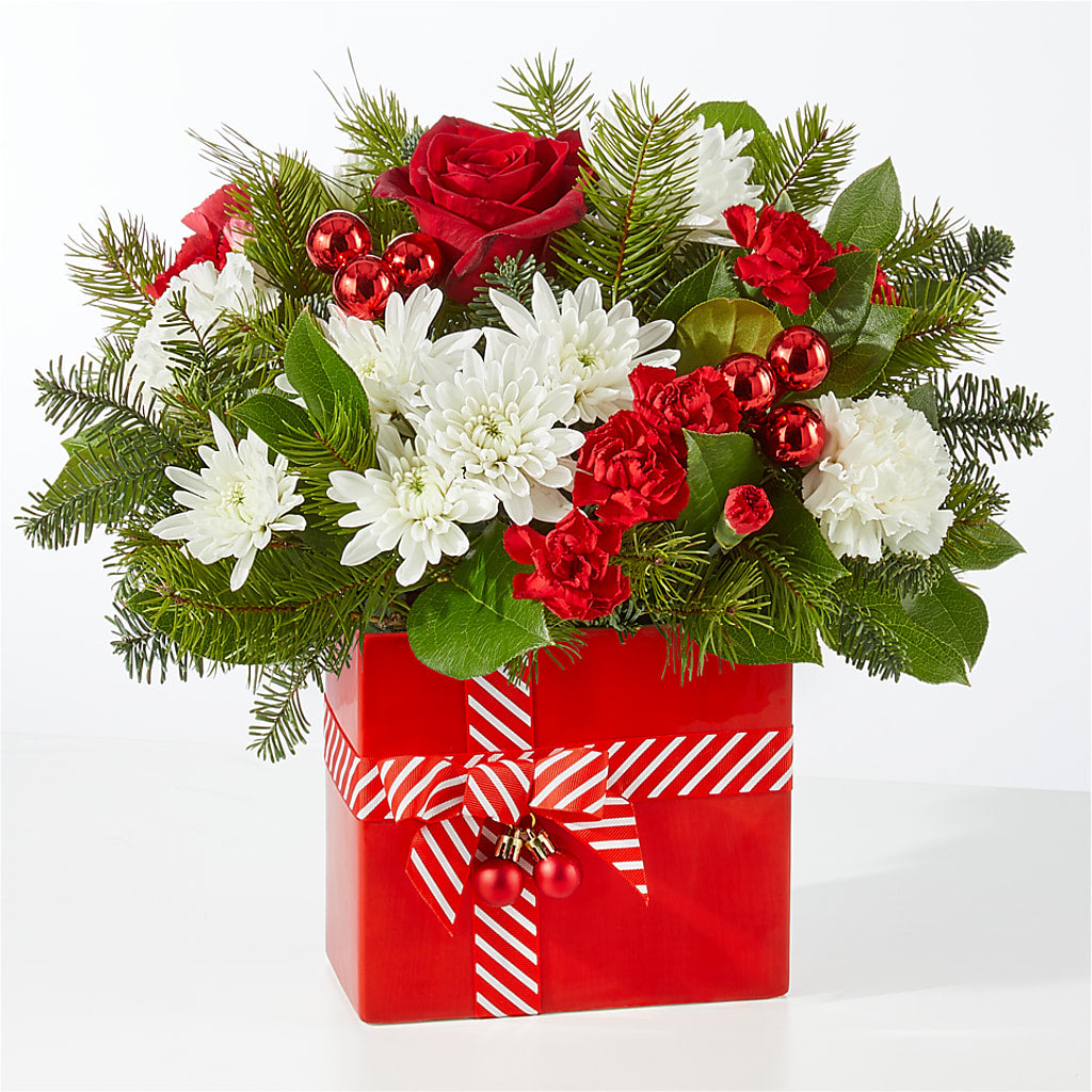 Presents Under the Tree Bouquet – PAULINE'S BLOOMERS, Brunswick ME