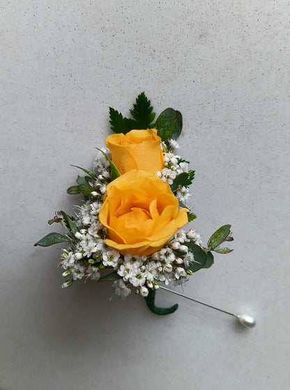 Spray Rose Boutonniere – PAULINE'S BLOOMERS, Brunswick ME