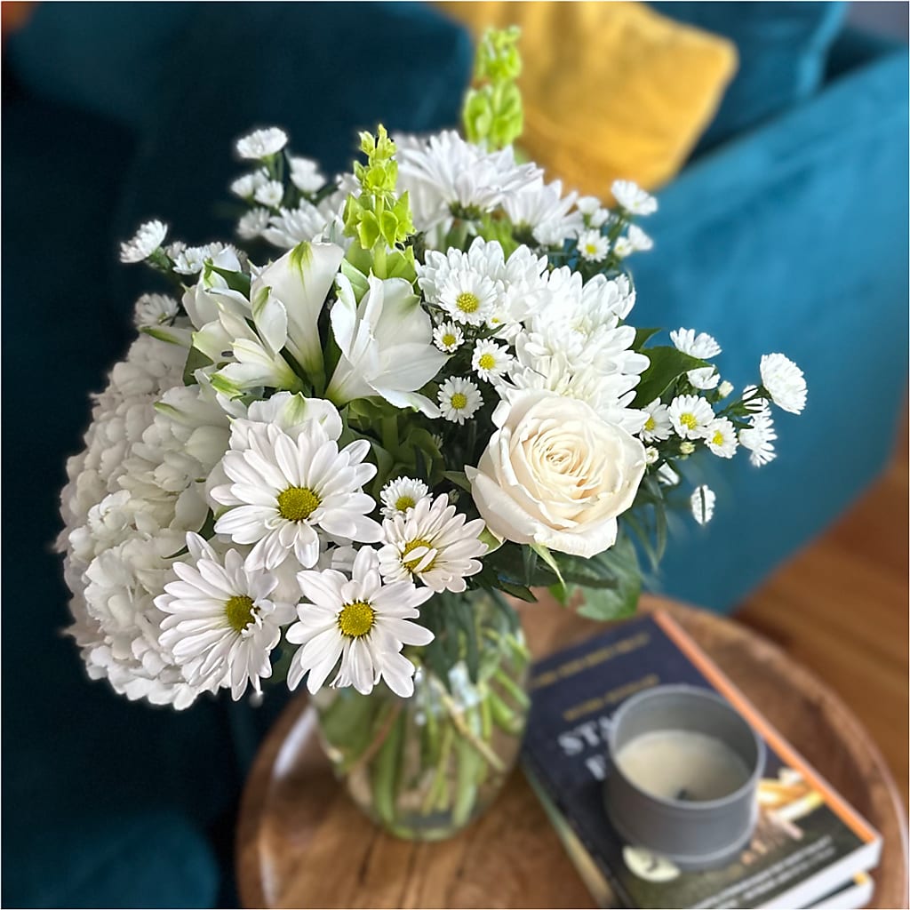 Classic Ivory – A Florist Original – PAULINE'S BLOOMERS, Brunswick ME