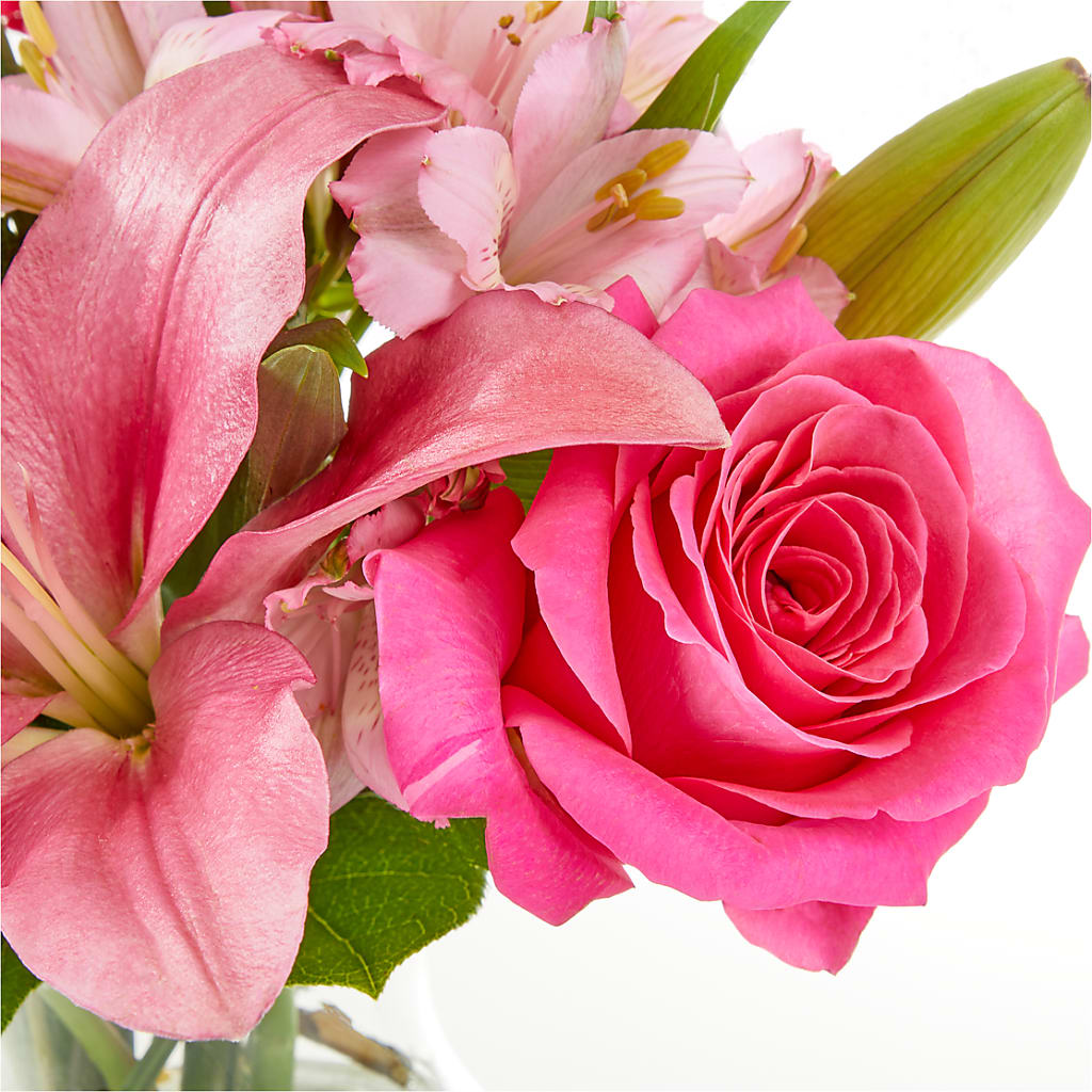Lots of Love Bouquet – PAULINE'S BLOOMERS, Brunswick ME